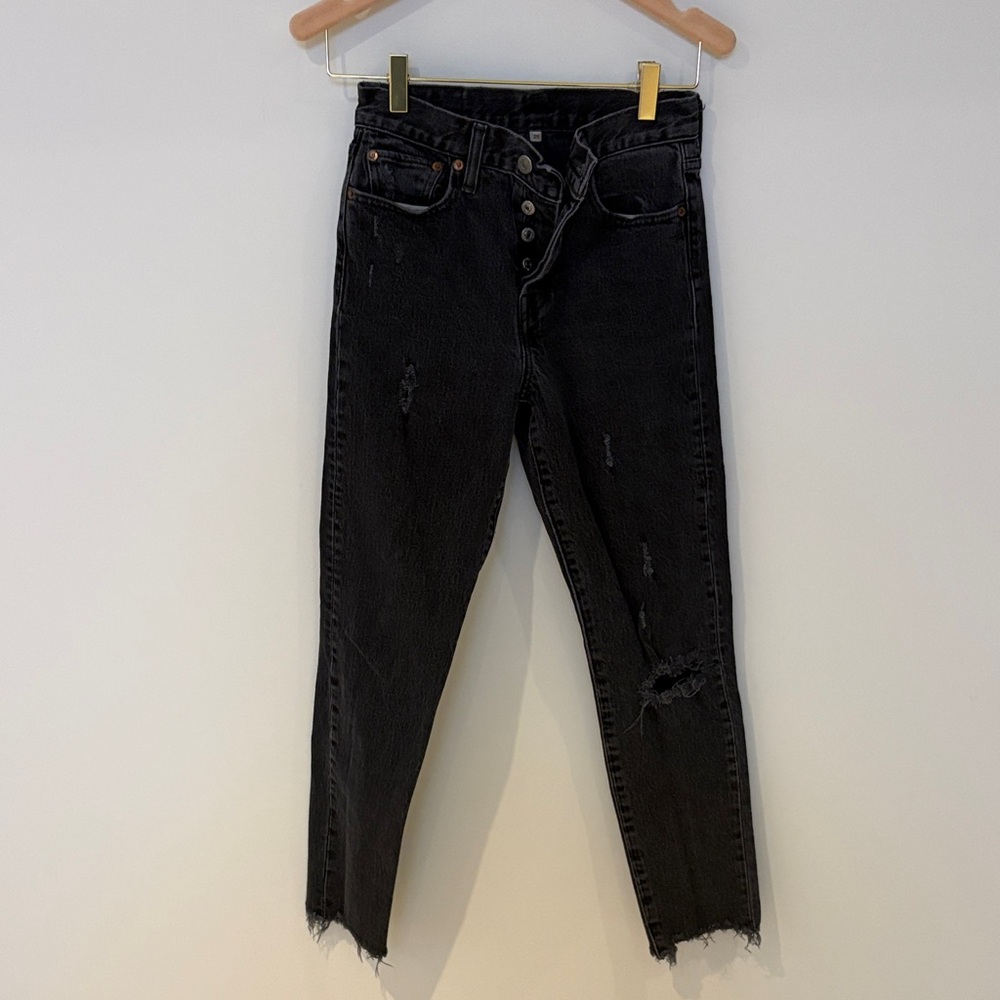 Levi's Black Distressed Cropped Jeans